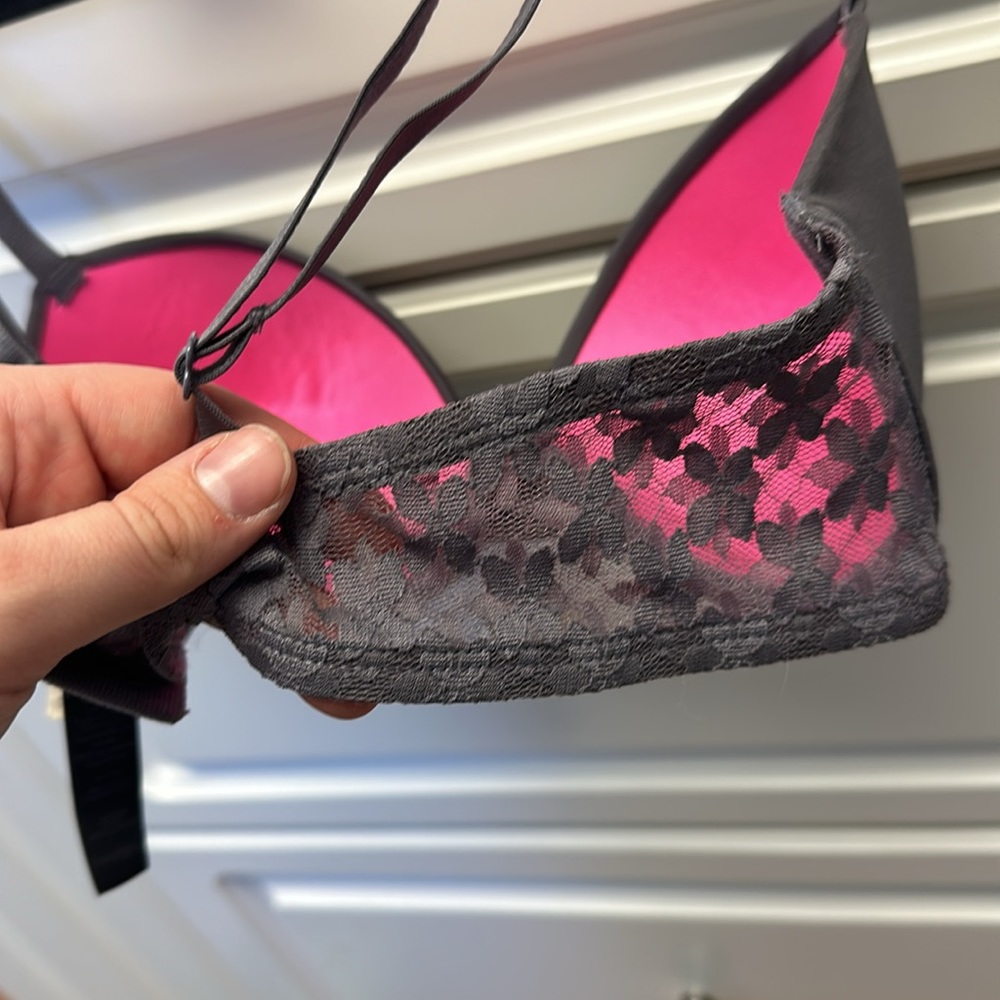 George Bra 🩶 - Picture 3 of 4